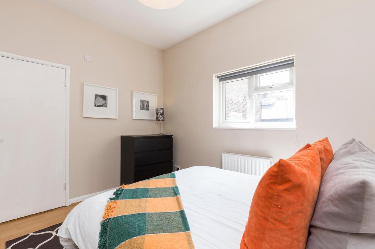 Modernised Apartments 1 And 2 Bedrooms Option Terrace And Balcony High Street Londra Exterior foto