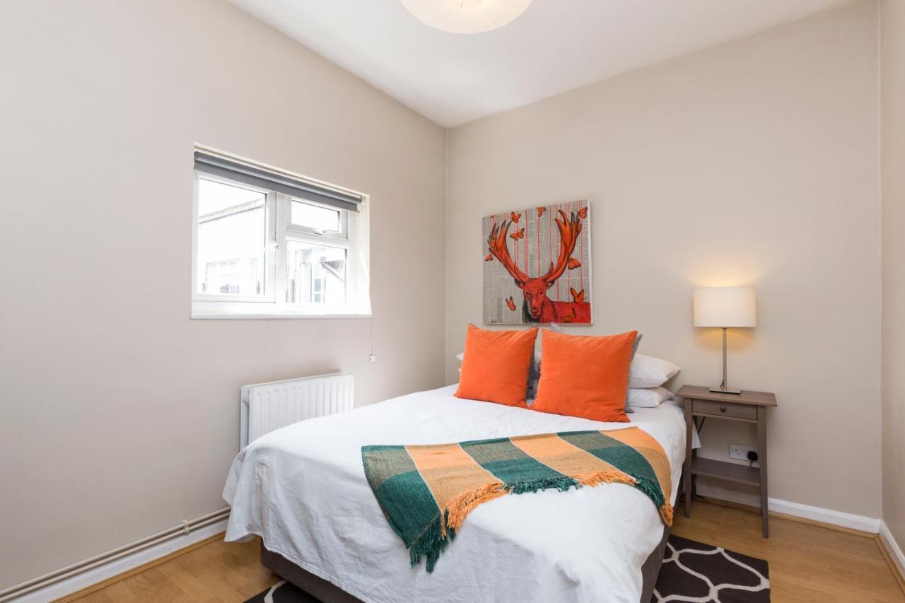 Modernised Apartments 1 And 2 Bedrooms Option Terrace And Balcony High Street Londra Exterior foto