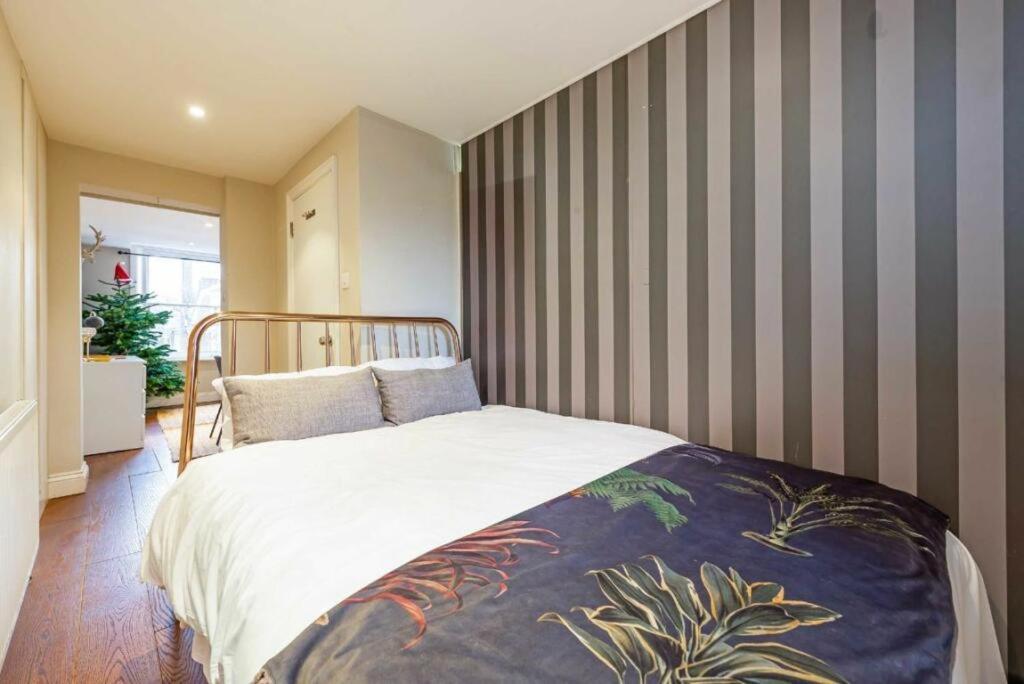 Modernised Apartments 1 And 2 Bedrooms Option Terrace And Balcony High Street Londra Exterior foto