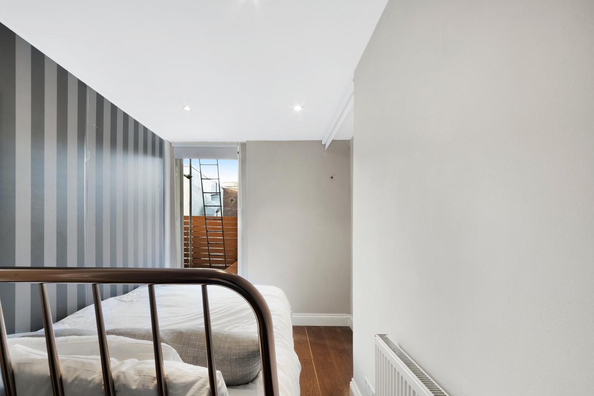 Modernised Apartments 1 And 2 Bedrooms Option Terrace And Balcony High Street Londra Exterior foto
