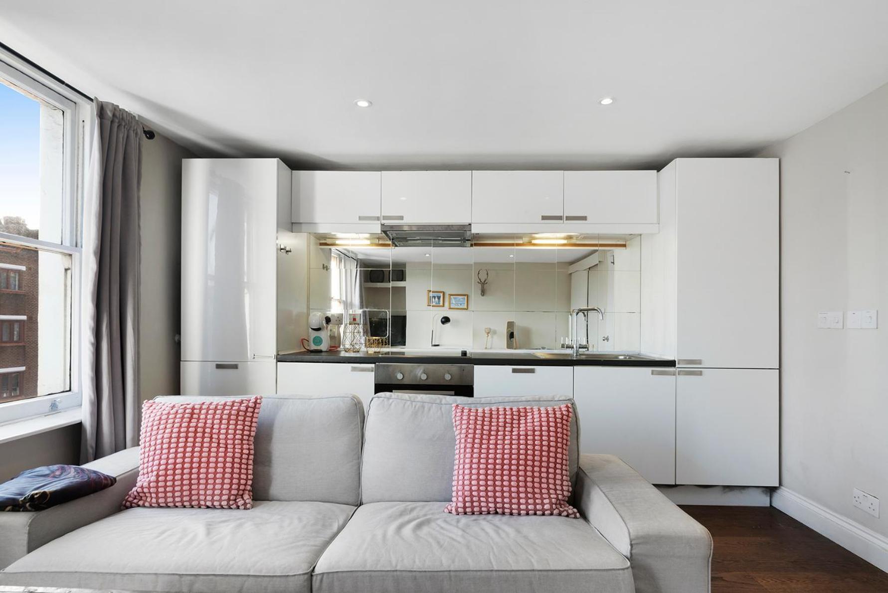 Modernised Apartments 1 And 2 Bedrooms Option Terrace And Balcony High Street Londra Exterior foto